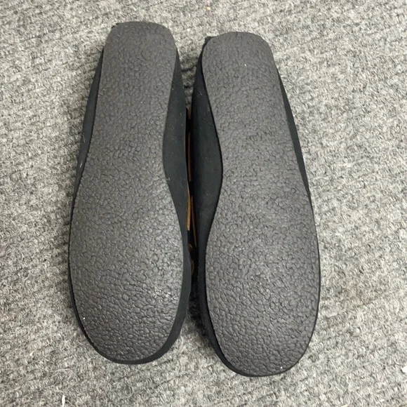 Minnetonka Women’s Leopard Cally Slipper (3169) - Picture 5 of 8